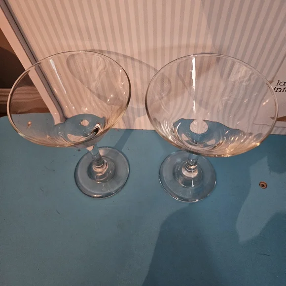 Vintage Rare Set of 3 Martini Glasses - Picture 3 of 3